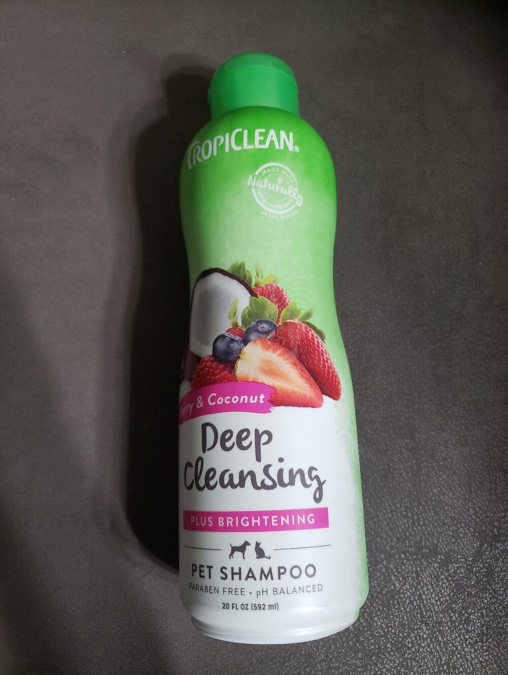Deep Cleansing Pet Shampoo - Green (Berry & Coconut) 20 Fl Oz